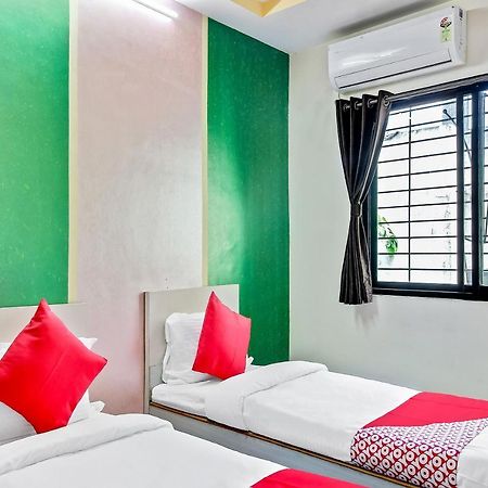 Oyo Flagship 48365 Hotel Shiva'S Castle Chalisgaon Ngoại thất bức ảnh