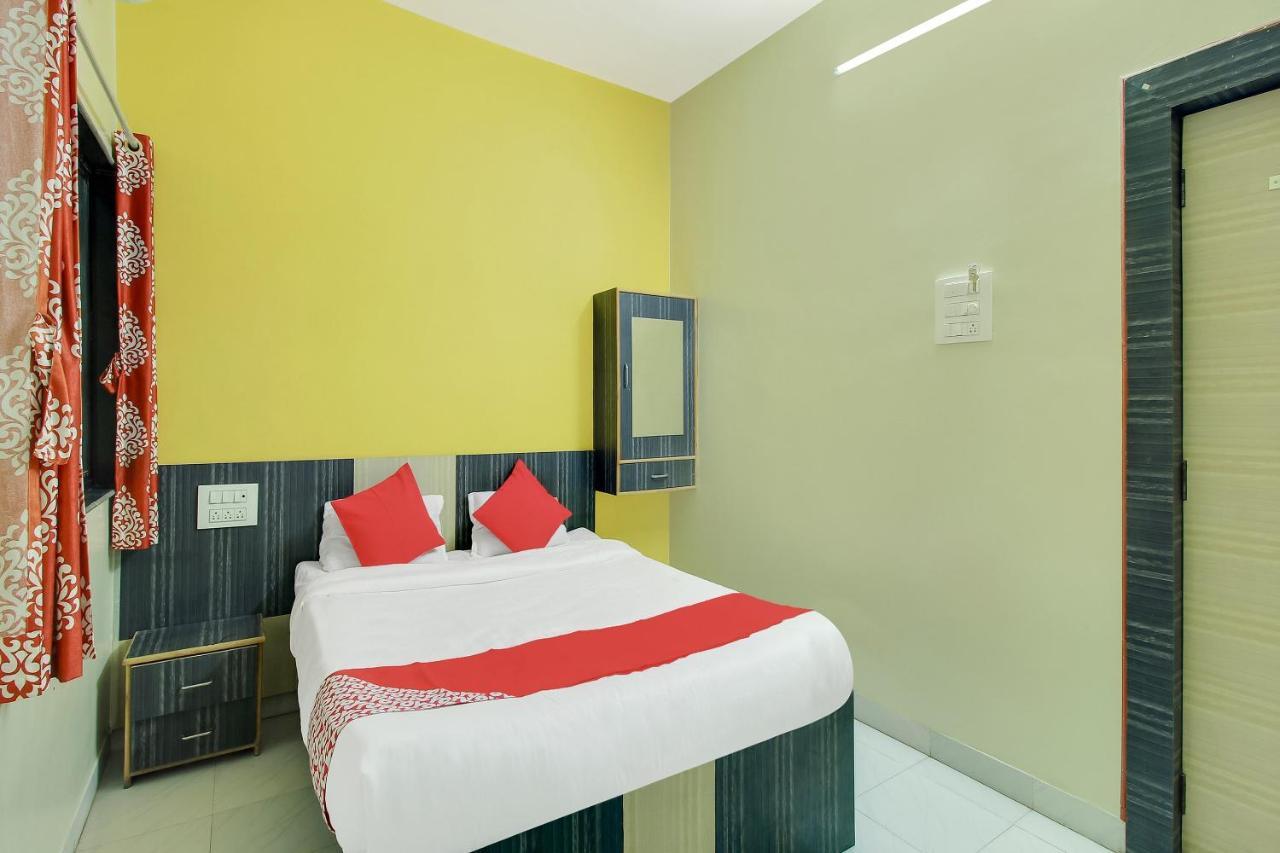 Oyo Flagship 48365 Hotel Shiva'S Castle Chalisgaon Ngoại thất bức ảnh