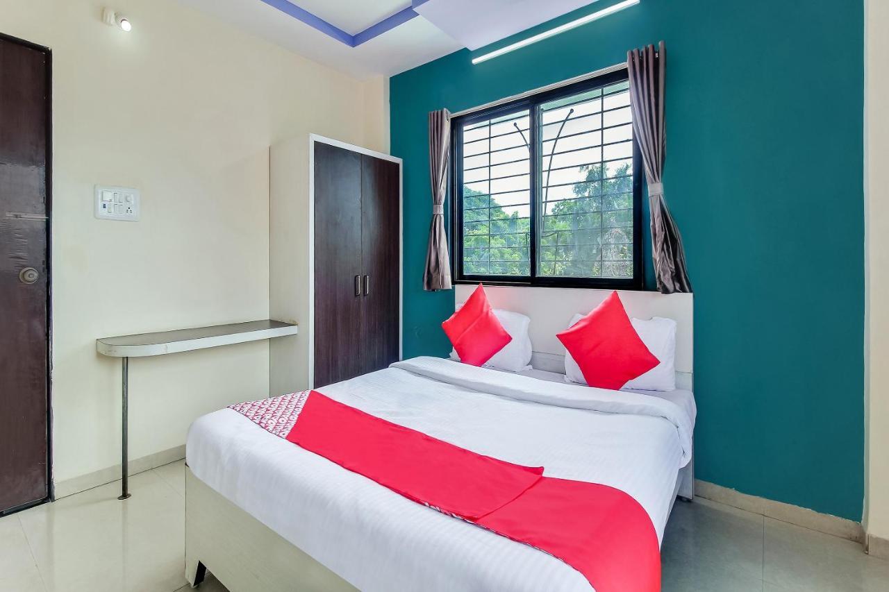 Oyo Flagship 48365 Hotel Shiva'S Castle Chalisgaon Ngoại thất bức ảnh