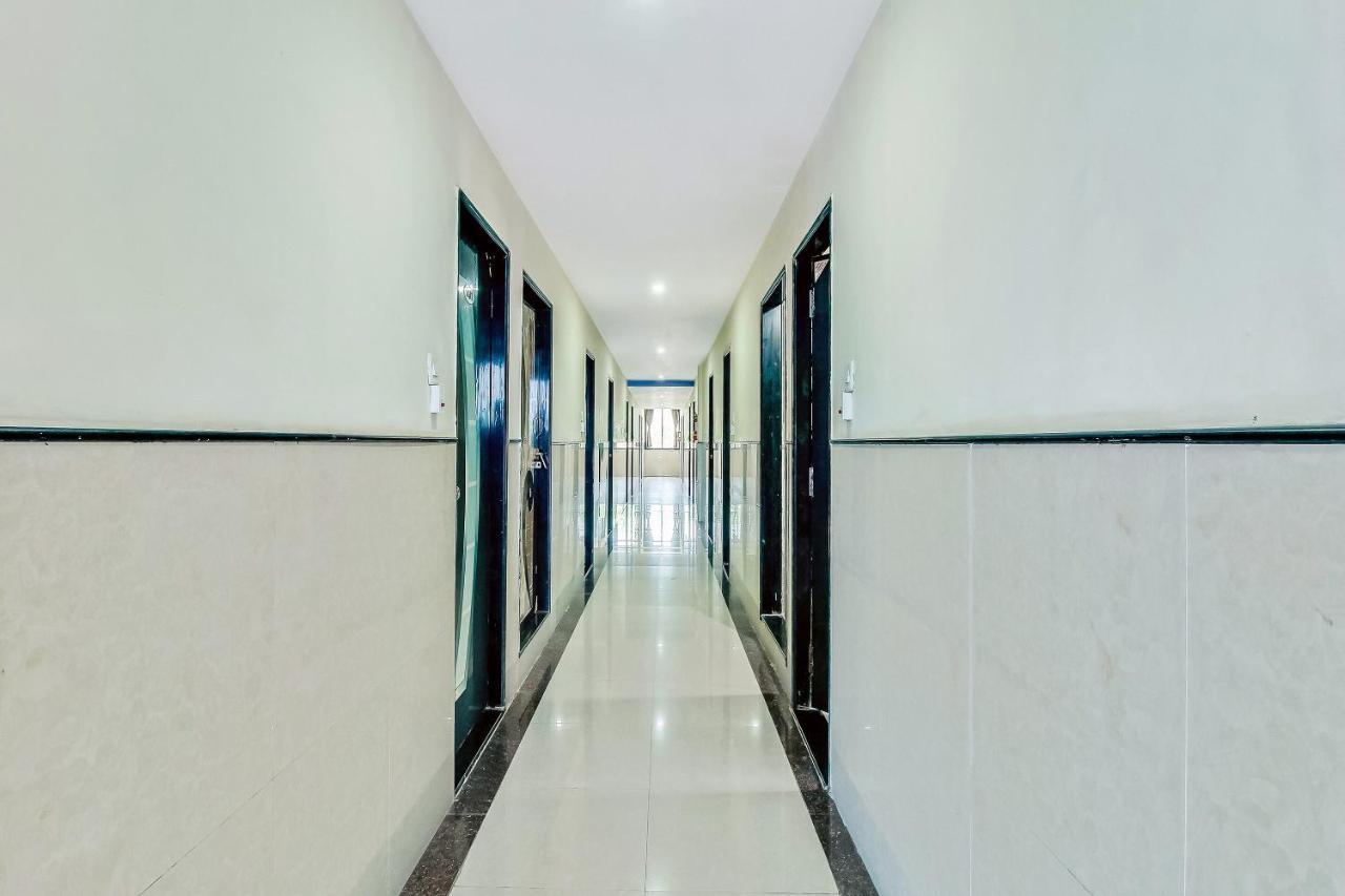 Oyo Flagship 48365 Hotel Shiva'S Castle Chalisgaon Ngoại thất bức ảnh